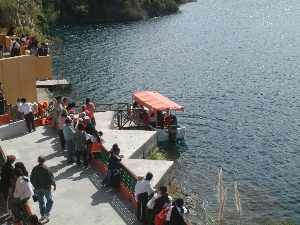 15-Festival on the banks of Laguna Cuicocha.jpg - Festival on the banks of Laguna Cuicocha